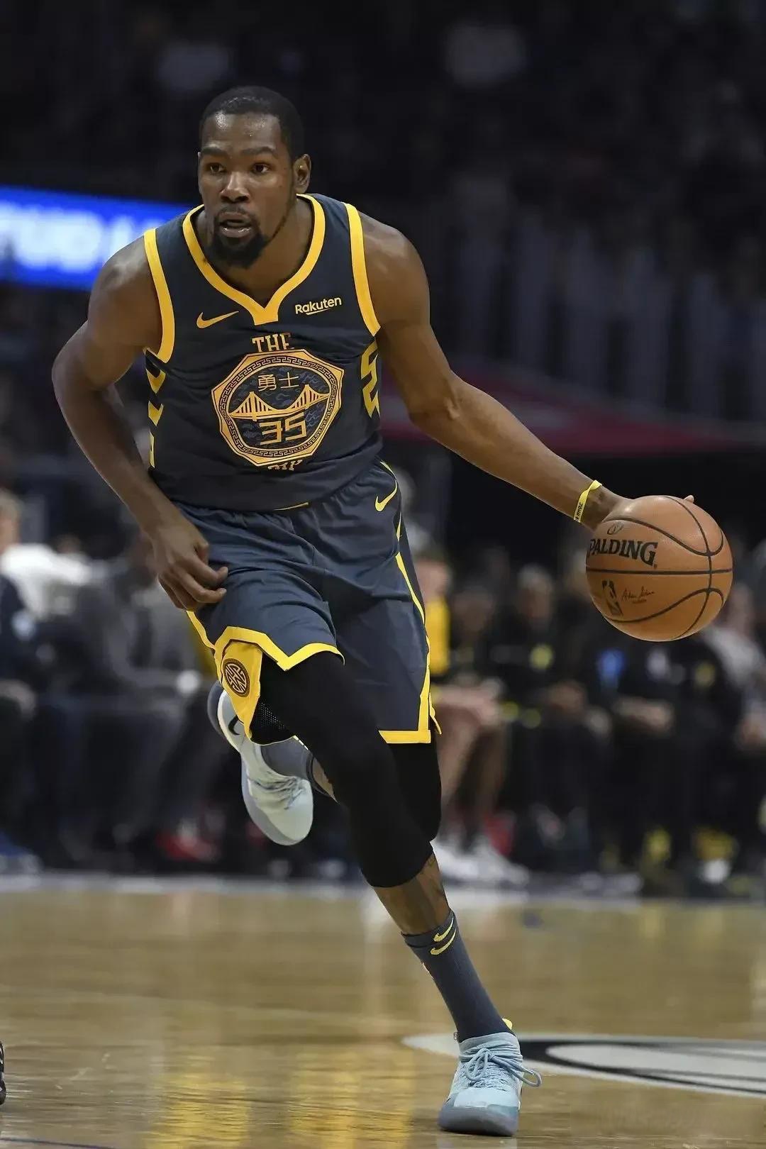 而莱万的帽 而莱万的帽